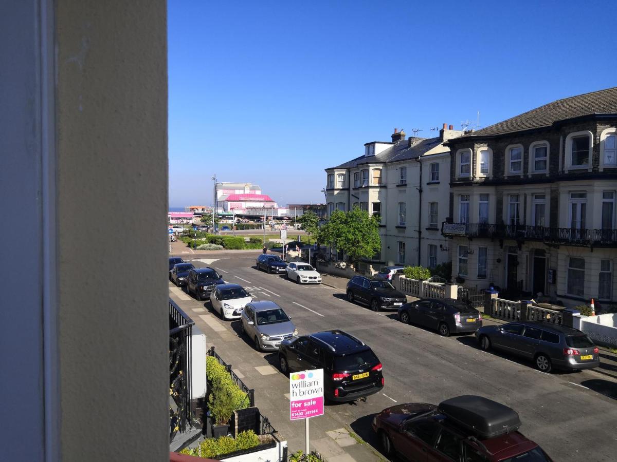 Cavendish House Hotel Great Yarmouth Exterior photo